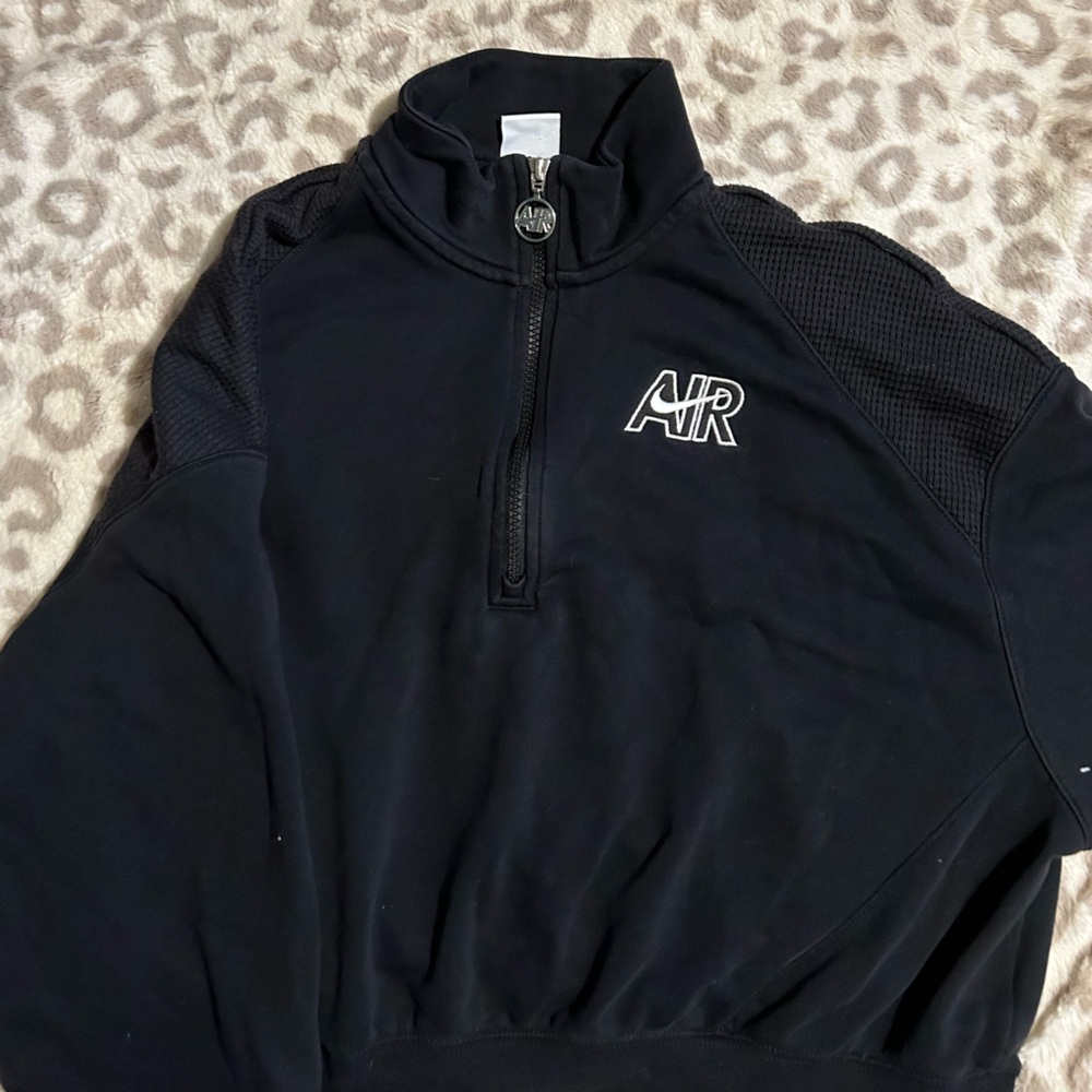 Nike Air Black cropped half zip